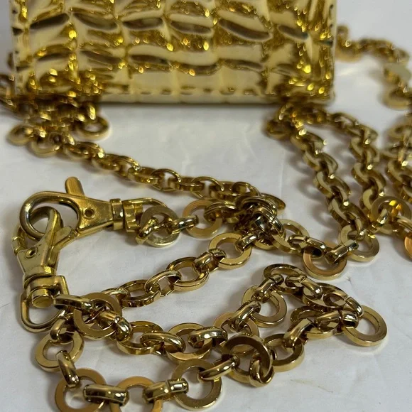 Debbie J. Palmer Vintage Gold Mini Bag with Chain and Tassel Pre-owned. - Picture 4 of 10